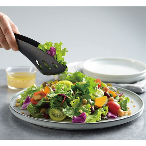 サラダやパスタの取り分けに便利な食卓用トング。