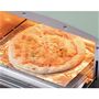 山型食パンが2枚同時に焼けて時短にも活躍。直径18cmまでのピザも丸ごと焼けます。