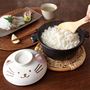 ブラック<br>ガス火で土鍋ごはんも炊ける! 猫デザインの小ぶりなお鍋です。