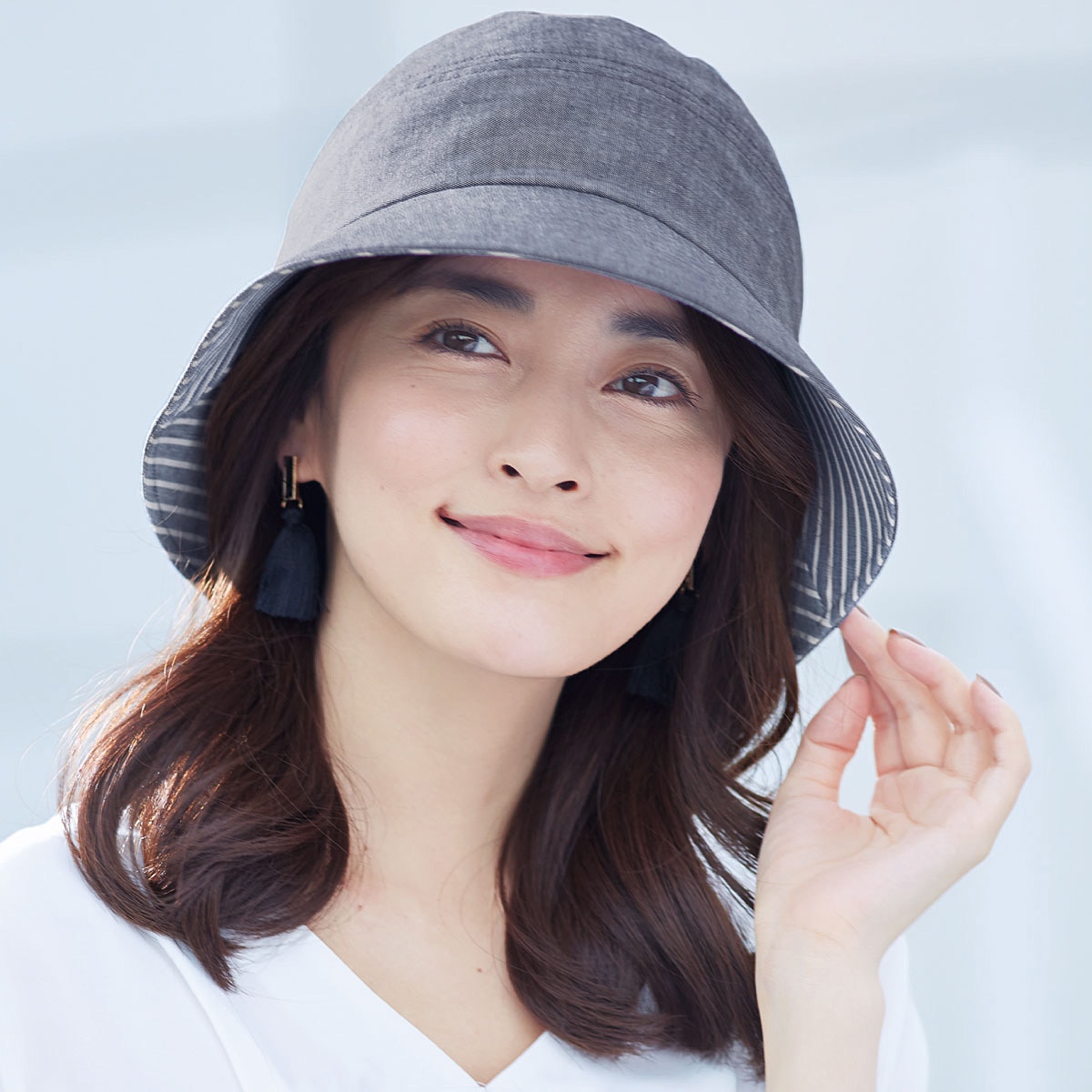 大きくて深めのツバで小顔効果も!(日本製)