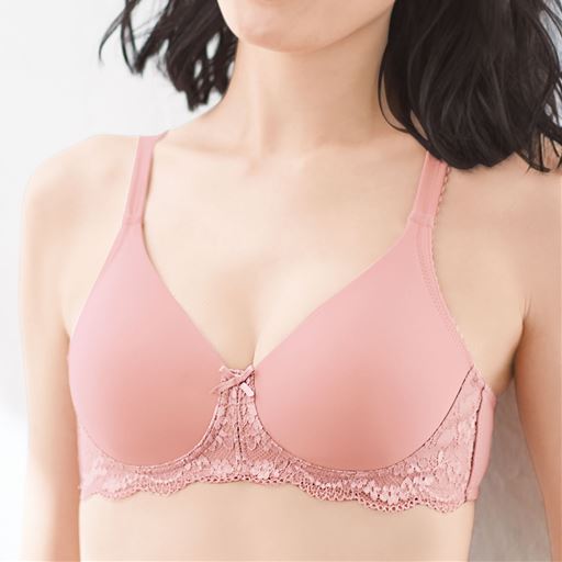 サラサラが続いてムレずに盛れる超厚手カップブラ<br>ペールモーヴ 着用例
