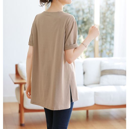 汗染みが目立ちにくい<br>ゆったりチュニックTシャツ