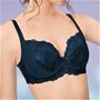広がるバストをキュッと寄せて、ぐっとスリム!スレンダーフィットブラ<br>インディゴ着用例