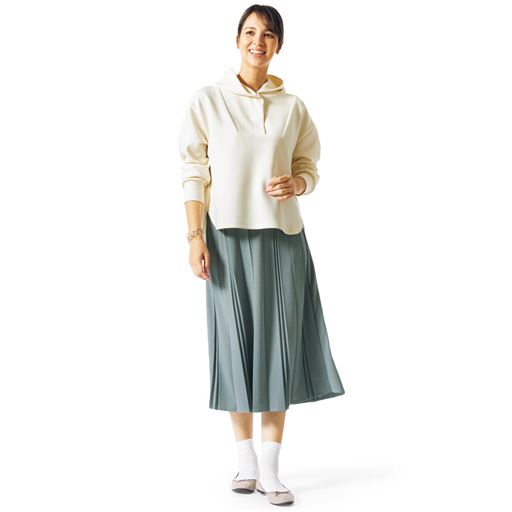 スモークブルー コーディネート例