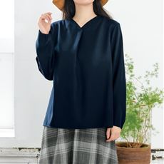 ラクロンVネックブラウス