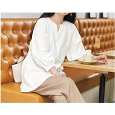袖刺しゅうレースブラウス
