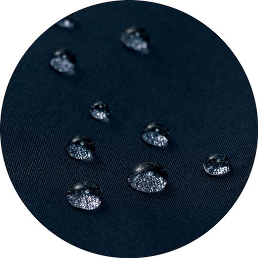 急な雨にも安心のはっ水加工素材。