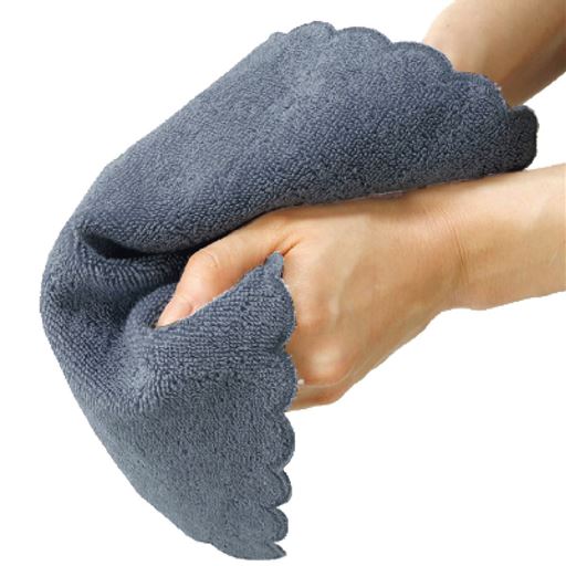 ふかふかのタオルハンカチは2枚セット。普段使いにも丁度いいサイズです。