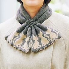 通すだけ華やかニットマフラー