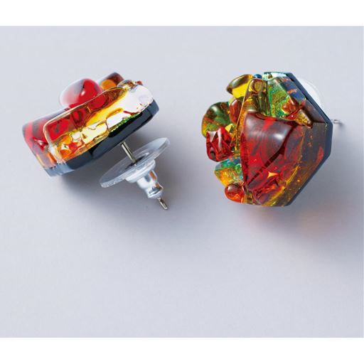 E(ひまわり) B(ピアス)