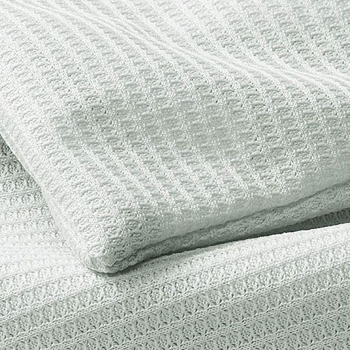 生地拡大(グレー)<br>肌ばなれのいいワッフル素材で、ベタつきやすい季節も快適。