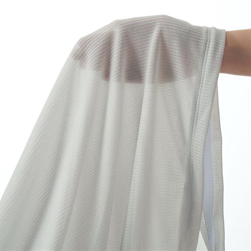 グレー<br>ほどよい厚みで、汗をかいてもサラッと快適。