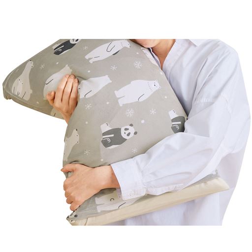 E(シロクマパンダ)<br>頬ずりしたくなるなめらかさ