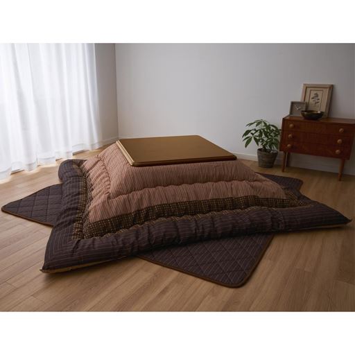 ブラウン系 正方形L(205×205cm) ※商品はこたつ掛け布団です。<br>こたつ敷き布団はXI-1606を使用しています。