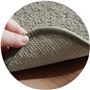 グレーベージュ<br>裏面はすべりにくい加工でズレにくい。