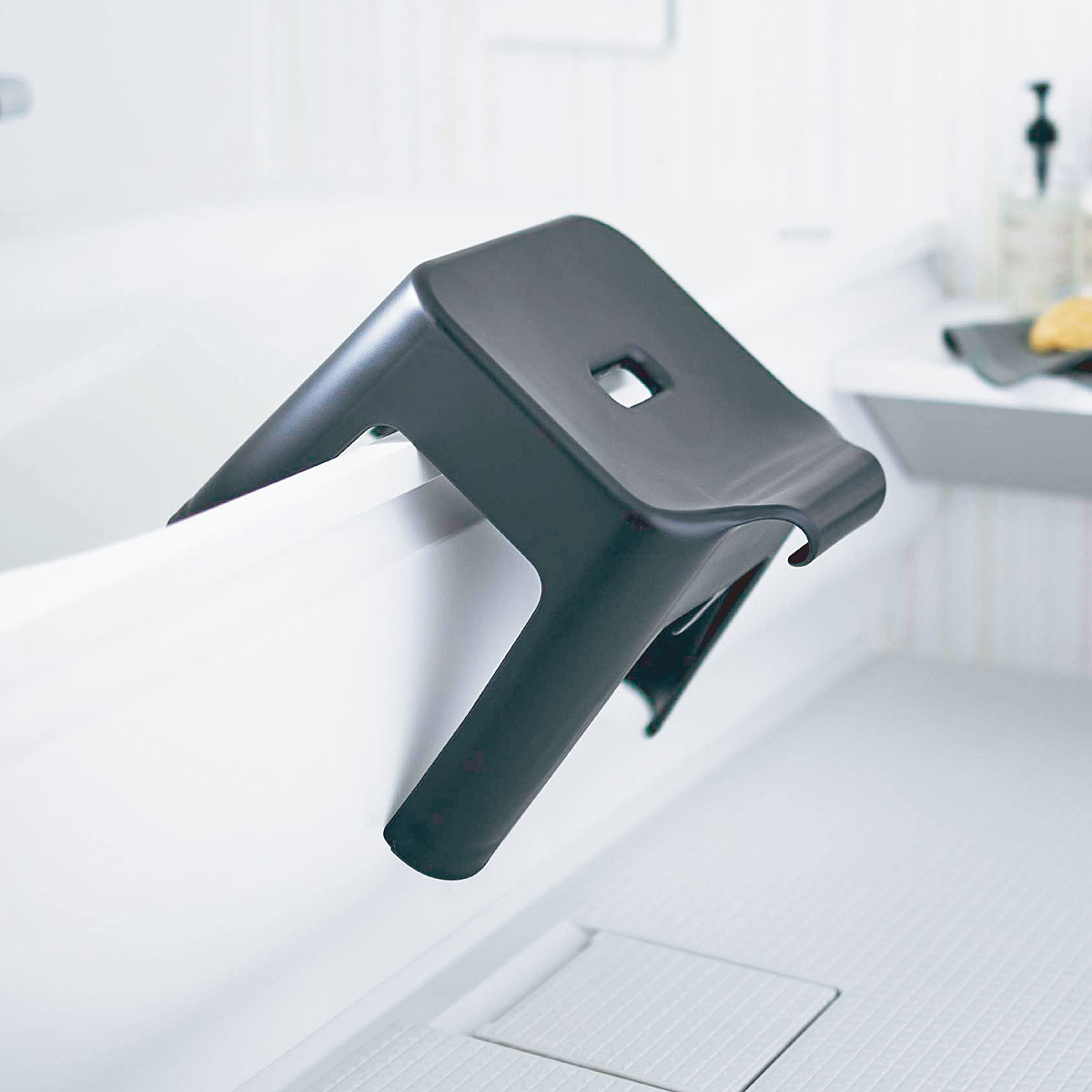 まどか(回転盤付) /レッド/ロータイプ゚ 入浴補助台 まどか 回転盤付 ロー