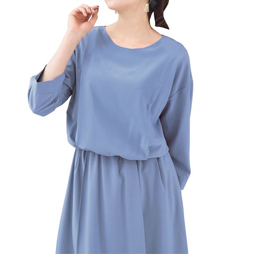 袖の短いアウターに合わせやすい