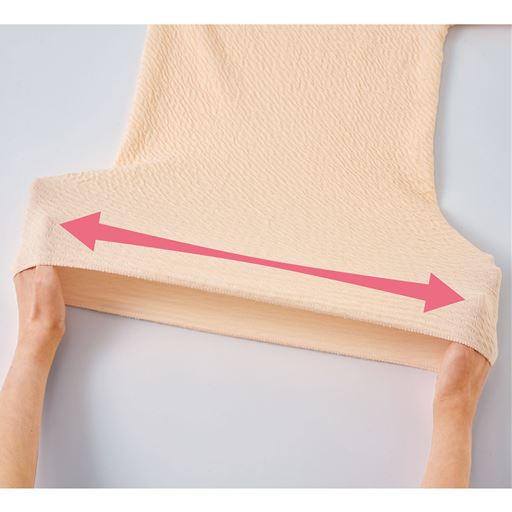 伸びやかで快適な着心地<br>ふくわりとした肌ざわりのリップル素材は、グーンと伸びてボディにやさしくフィット。締め付け感が少なく、1日中快適です。