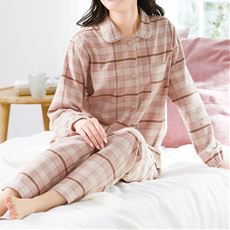 軽くて着た瞬間からあたたかいネルのシャツパジャマ