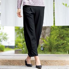 日本製大人きれいめ裾タックパンツ