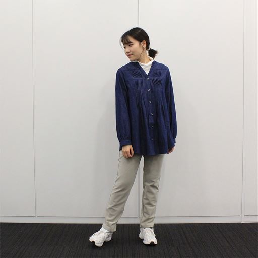オフホワイト コーディネート例(スタッフ身長161cm、着用Mサイズ)
