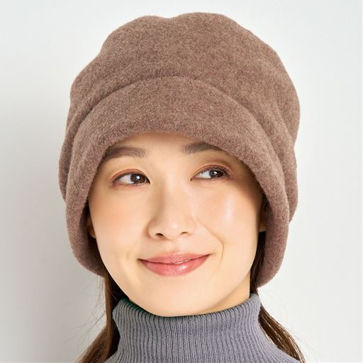 耳まであたたか<br>すっぽり耳を覆え、イヤーマフいらずのあたたかさ