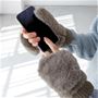 グレー ミトンを外さなくても、指先だけ出してスマホ操作が可能