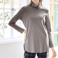 ラウンドヘムタートルネック長袖Tシャツ(綿100%・洗濯機OK)