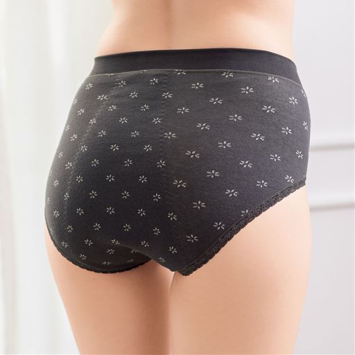 グレー ヒップをすっぽり包み込む