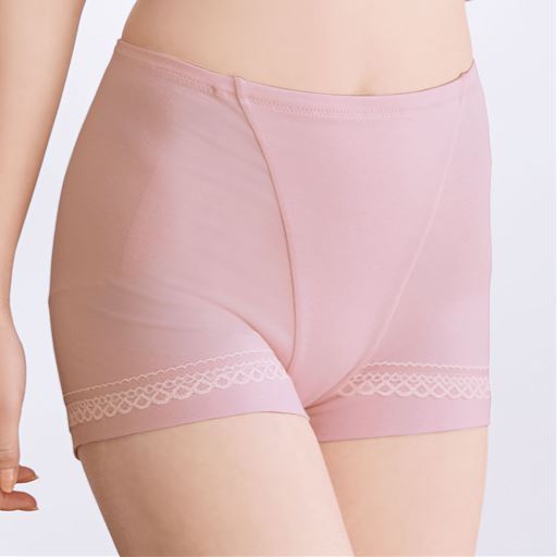 ゴムや縫い目が肌にあたりにくいから肌にやさしい!綿混ショーツ <br>シェードピンク着用例