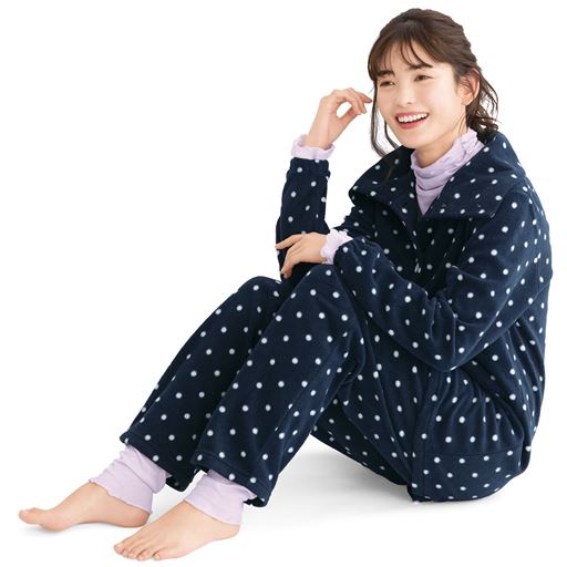 ソフトラベンダー 着用例(※インナーボトムスは品番:UE-1479、パジャマは品番:NI-201です)
