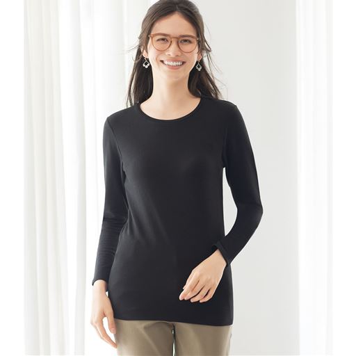 ブラック カップ付き10分袖<br>Tシャツ感覚で1枚で着られるから、着ぶくれせずにあったか