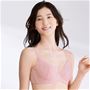 脇肉の段差をソフトにカバー。Tシャツみたいな肌ざわりにこだわったブラ<br>シェードピンク着用例