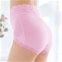 お腹まわりをすっぽり包み込むハイウエストタイプのToratani®ショーツ<br>ピンク(同色2枚組) 着用例