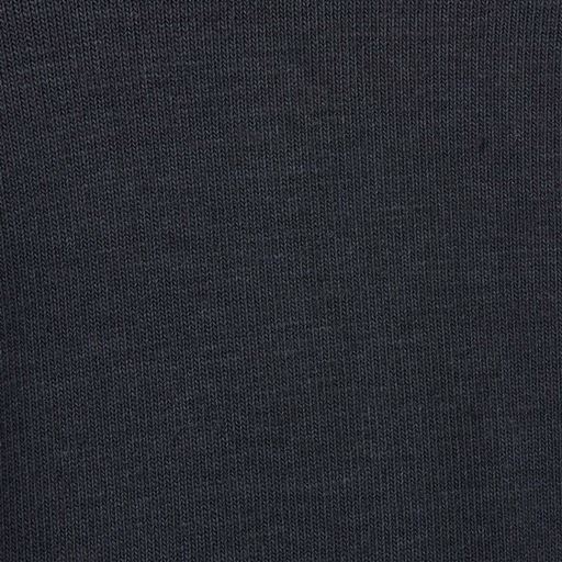 動きにフィットする超ストレッチ素材使用。