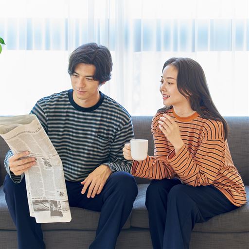 (左から)ネイビー、オレンジ コーディネート例