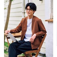 ポケット付き洗えるVネックカーディガン