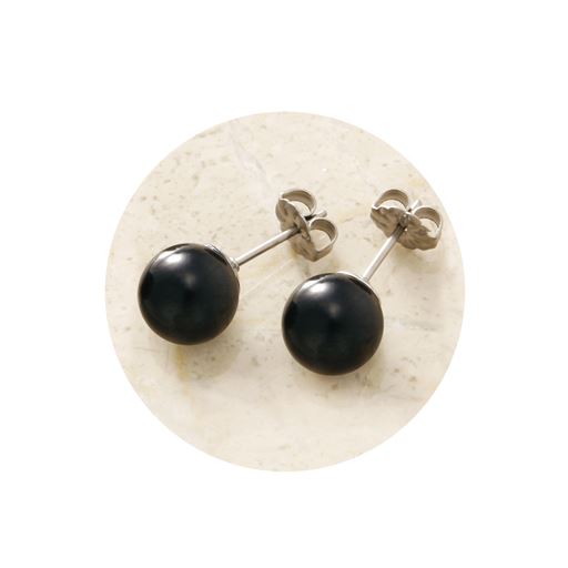 ピアス<br>金属アレルギーになりにくいチタン製。