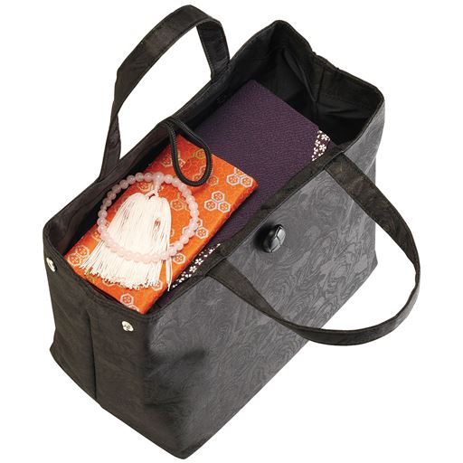 必需品がすっぽり入る!