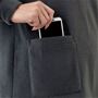 左右に使いやすいパッチポケット