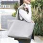 【Lサイズ】<br>2種類の持ち手で使い分け♪<br>肩にかけても!<br><br>グレーL<br>※使用イメージ