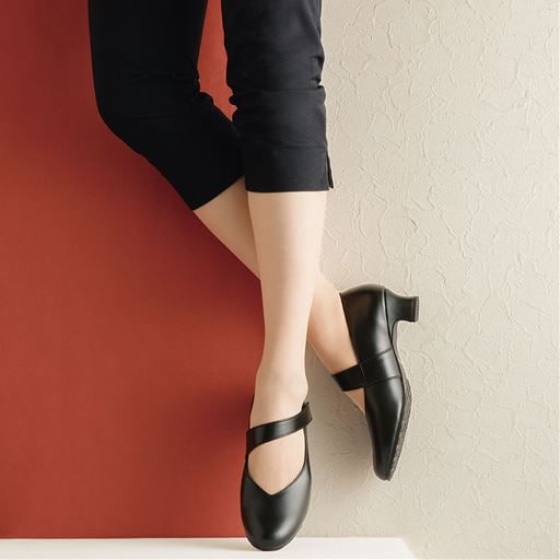 足が楽なパンプス