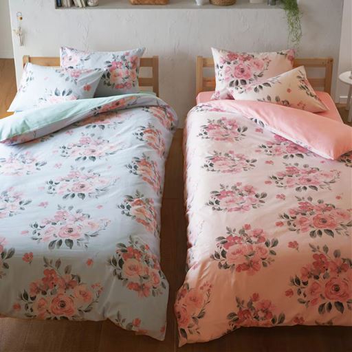 (左から) A (ローズ柄/ブルー) ・B (ローズ柄/ピンク) ※商品は枕カバーです。<br>インテリアのアクセントにもなる色柄を揃えました。