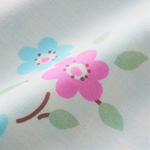 生地拡大(ミントグリーン)<br>シワになりにくい綿混素材でやさしい肌ざわり。