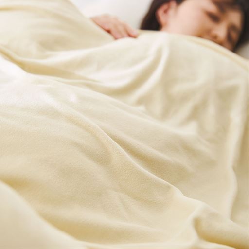 アイボリホワイト ※商品は掛け布団カバーです<br>うっとりする触り心地が気持ちいい