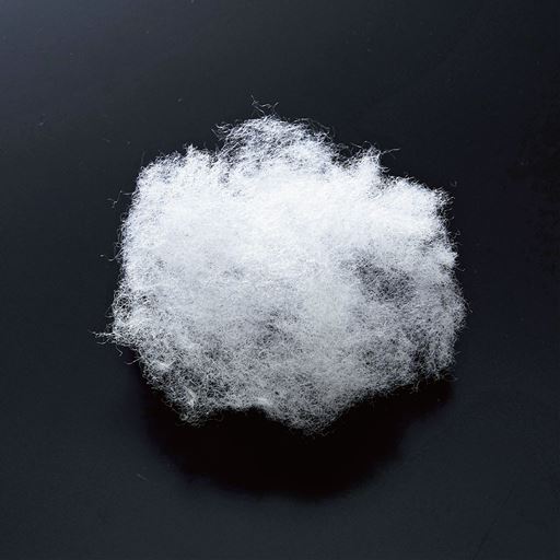 中わたに、調湿機能わたを使用。寝具にこもりがちなムレを防いで、快適な寝心地に。