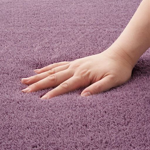 肌面は極細の繊維でできているのでふんわり軽く、空気を含んであたたか。やわらかな肌ざわりです。