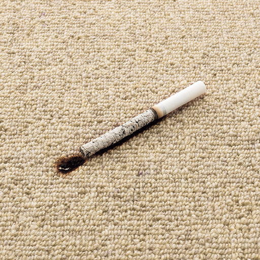 万一、火のついたタバコを落としても燃え広がりにくい難燃素材。