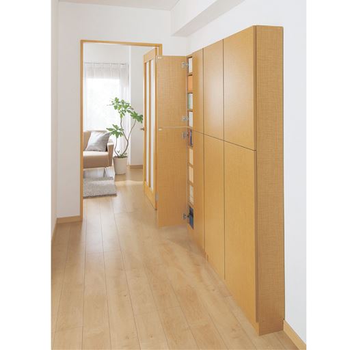 ライトブラウン P (本体/奥行19/幅60cm)・Q (本体/奥行19/幅90cm)<br>スリムな奥行19cmは廊下に設置するのもおすすめ。