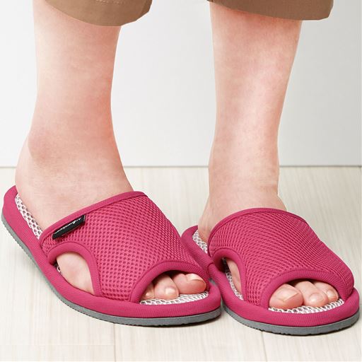 ピンクM<br>足にフィットし、歩きやすい。
